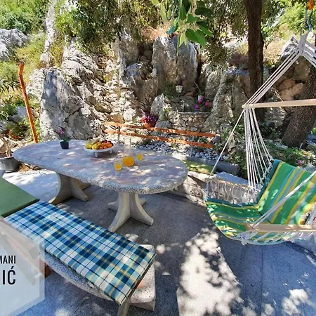 Apartamento Tomic 3 *