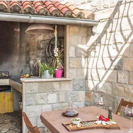 Tomic 3 Apartamento Makarska